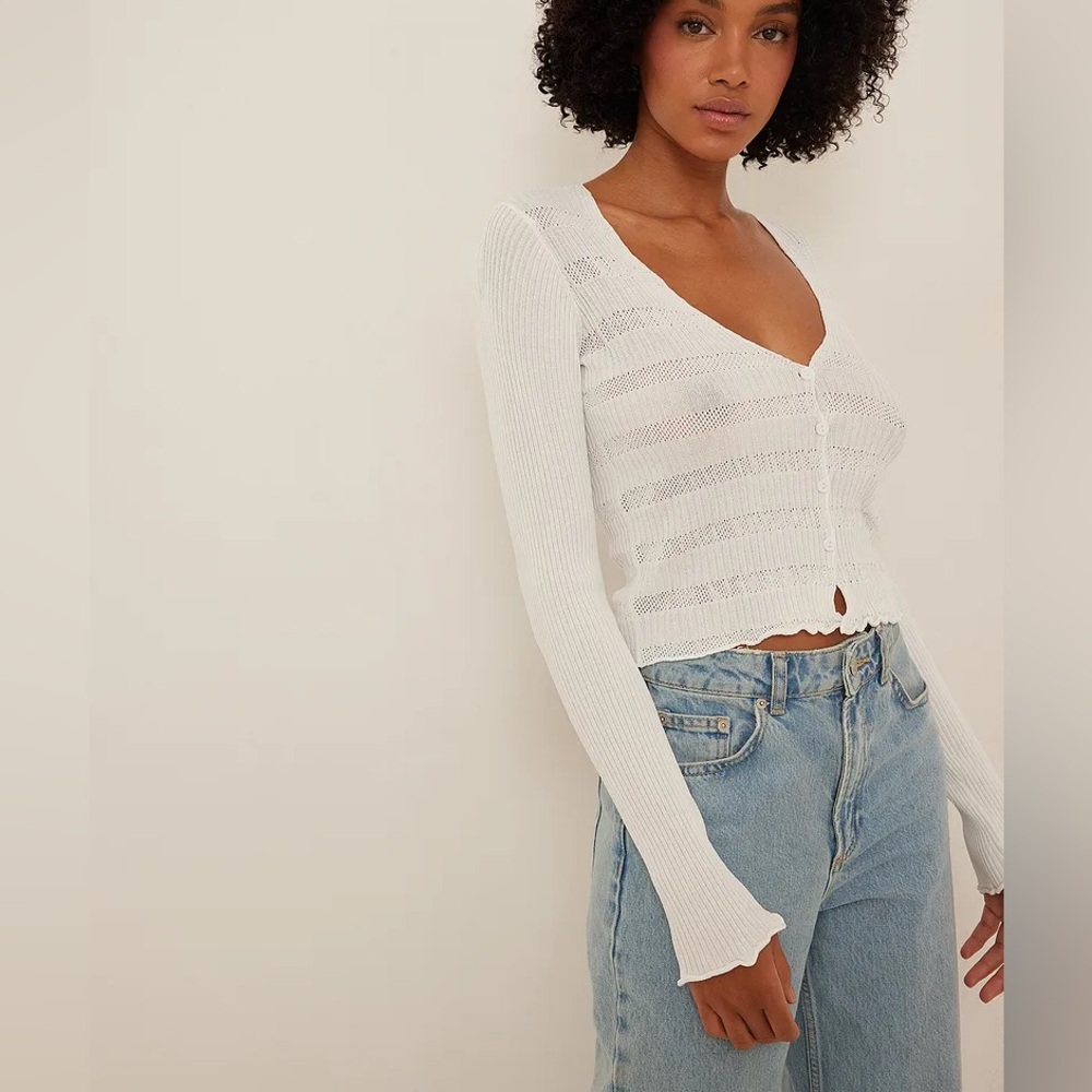 Fine Knit Cardigan with ruffle hem sleeve
